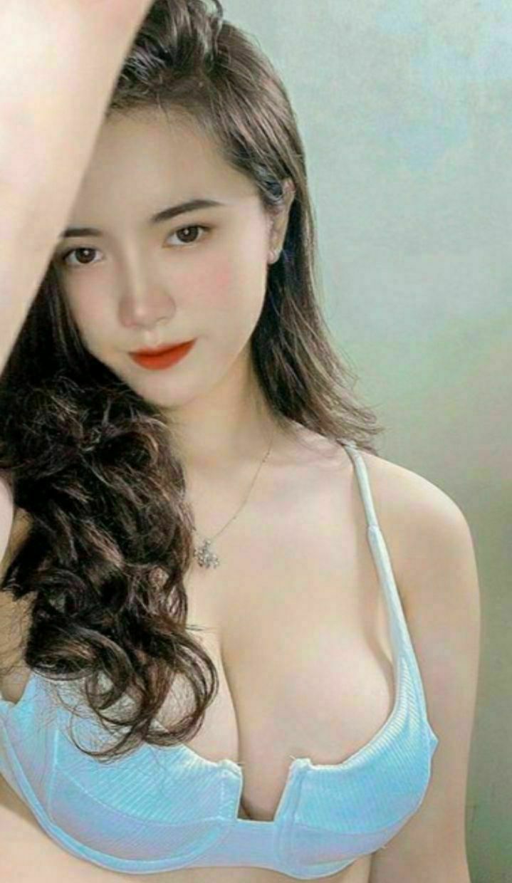 Nữ y tá lành nghề giúp bệnh nhân xuất tinh